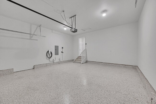 Building Photo - $2,650.00, 5-bed, 3-bed ranch-style home located in Colorado Springs with a large back yard.