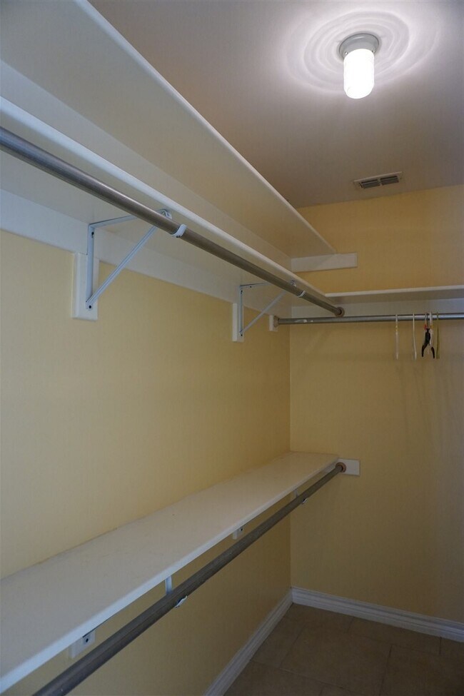 Building Photo - 9805 Sterling Loop