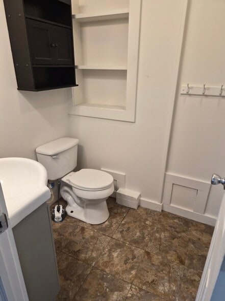 Building Photo - 53 Cherry St