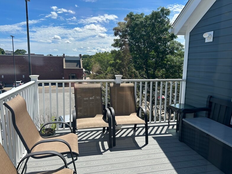 Building Photo - 925-927-927 Massachusetts Ave