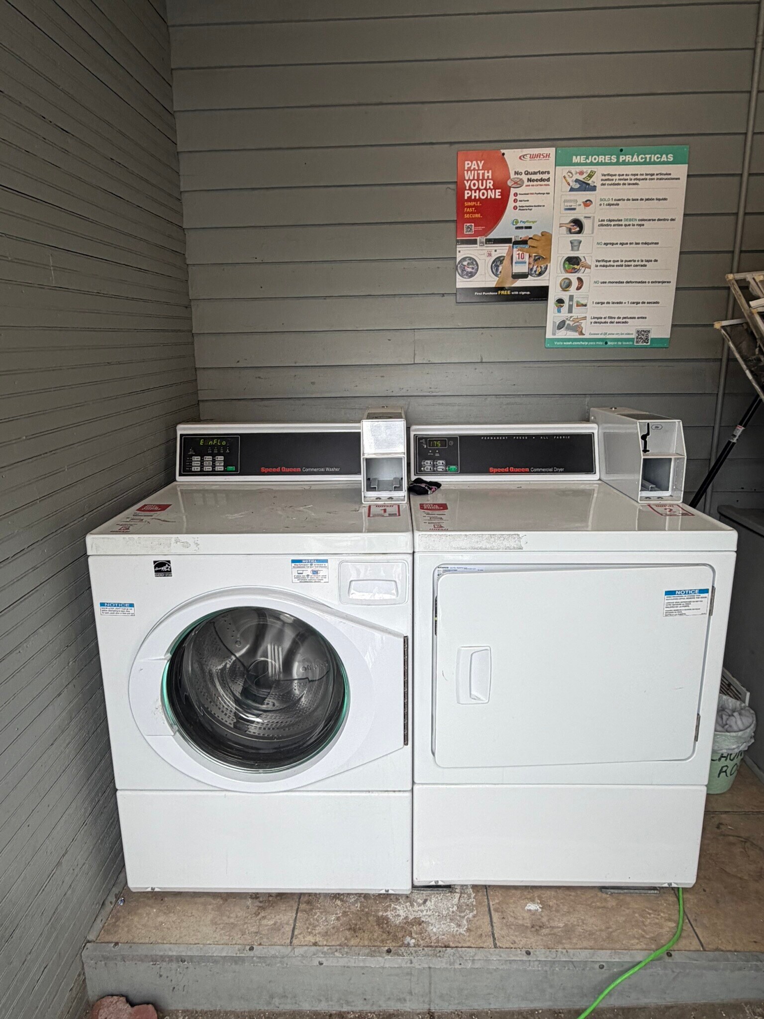 Building Photo - 319 Jerry St