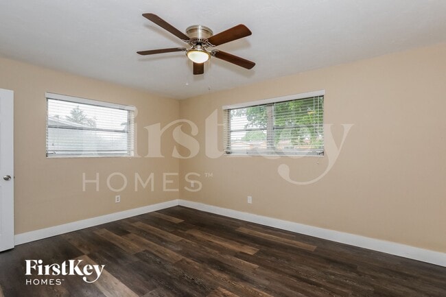 Building Photo - 231 SW 71st Terrace