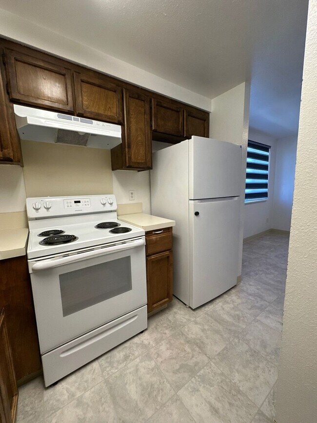 Building Photo - Lincoln Duplex