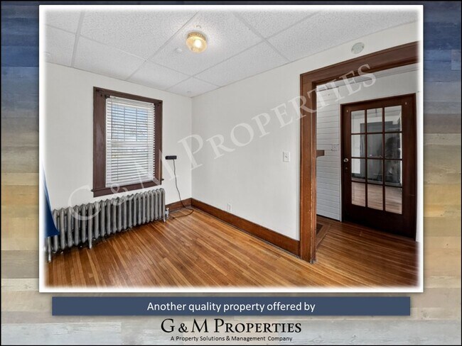 Building Photo - 1570 Mt Hope Ave