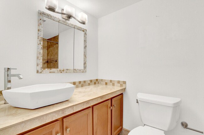 Building Photo - 32 Colonial Club Dr