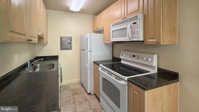 Building Photo - 1005 Chillum Rd