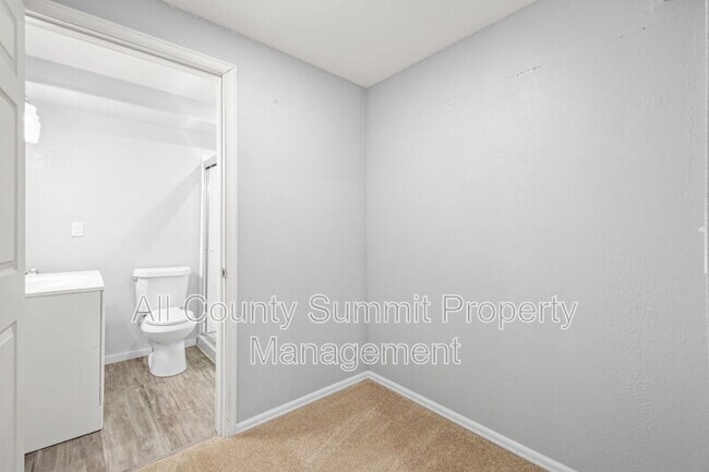 Building Photo - 7290 S Pierson St