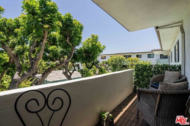 Building Photo - 5000 S Centinela Ave