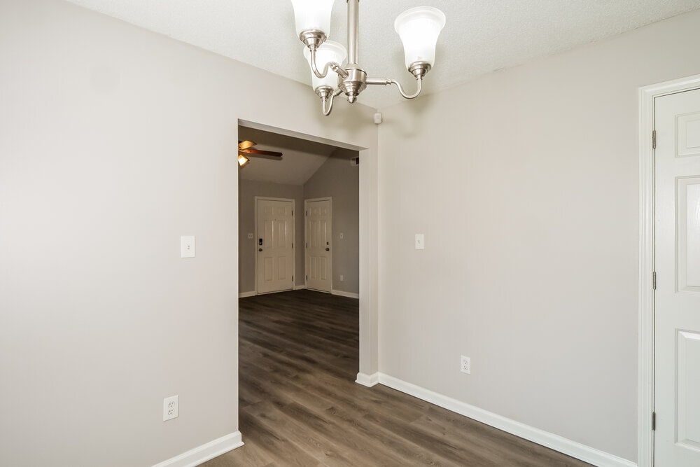 Building Photo - 6650 Black Oak Dr