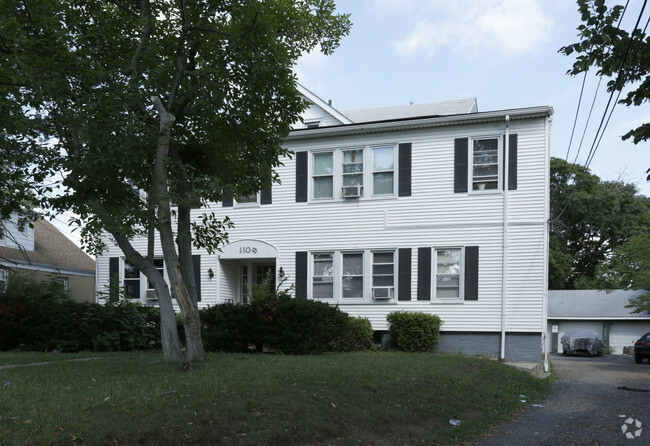 Primary Photo - 1109 Livingston Ave