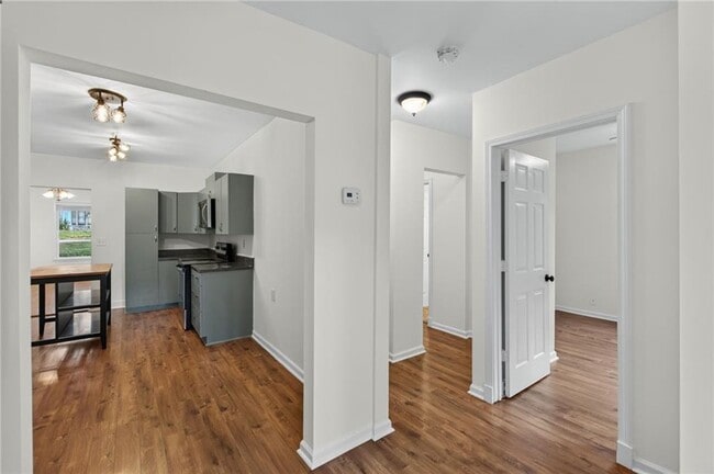 Building Photo - 1801 Evans Dr SW