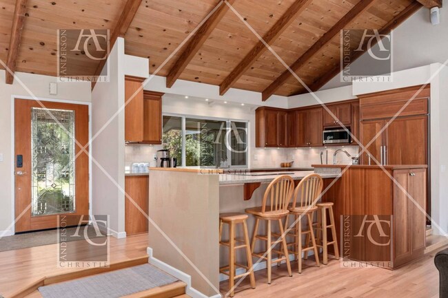 Building Photo - 4 bedroom 3 bath home in Scotts Valley