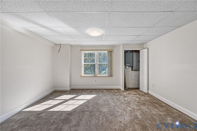 Building Photo - 15604 Heth Dr