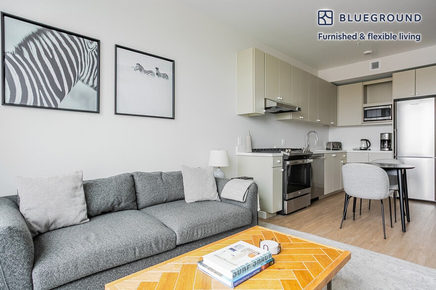 Building Photo - 200 Mesnager St