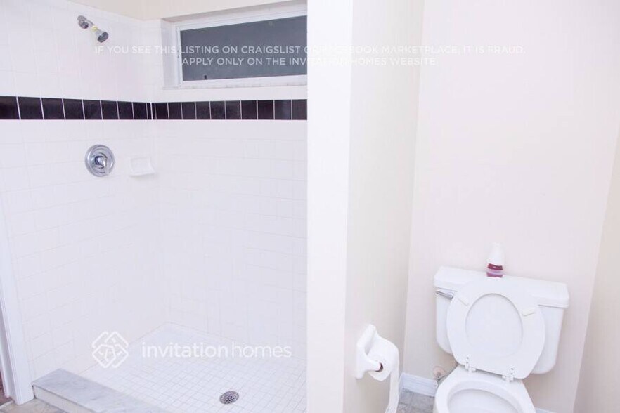Building Photo - 7814 34th Ct E