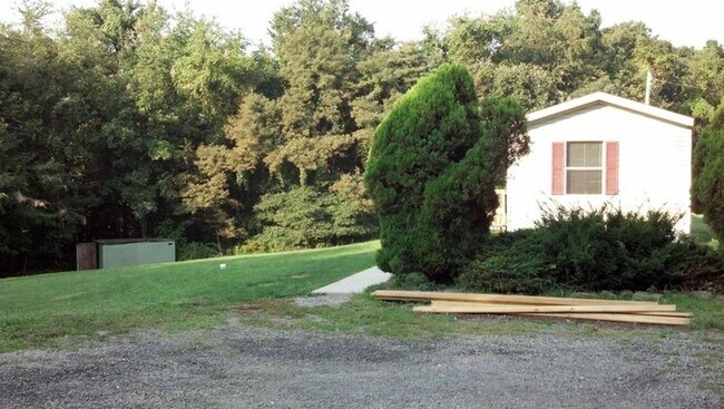 Building Photo - 262 Swain Hill Rd
