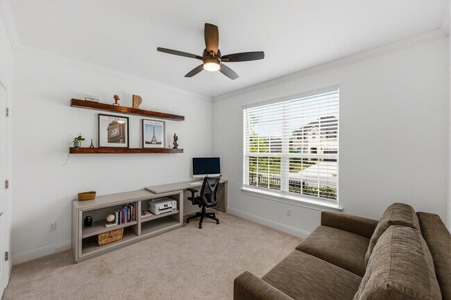 Building Photo - 6700 Cliff Rose Dr