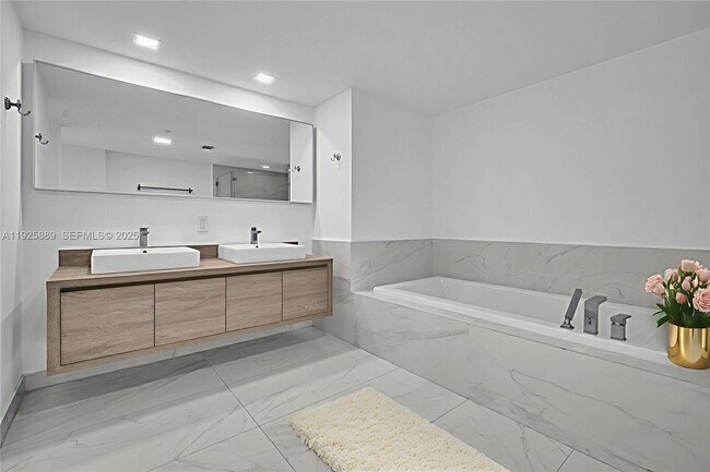 Building Photo - 400 Sunny Isles Blvd