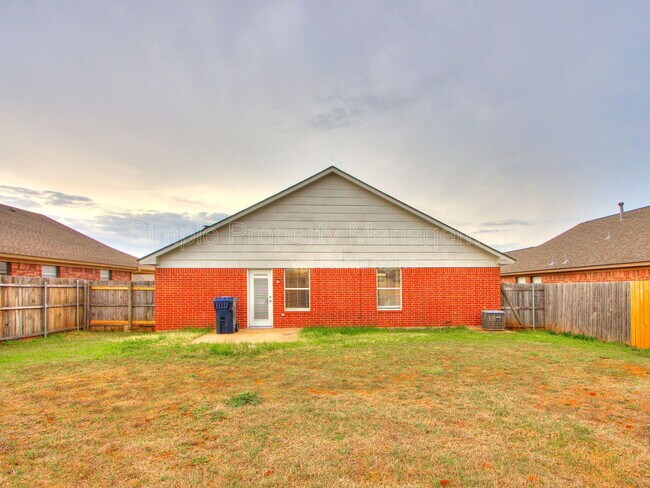 Building Photo - 3221 SW 103rd Pl