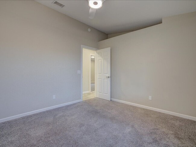 Building Photo - PROMO $500.00 OFF FIRST FULL MONTH'S RENT!