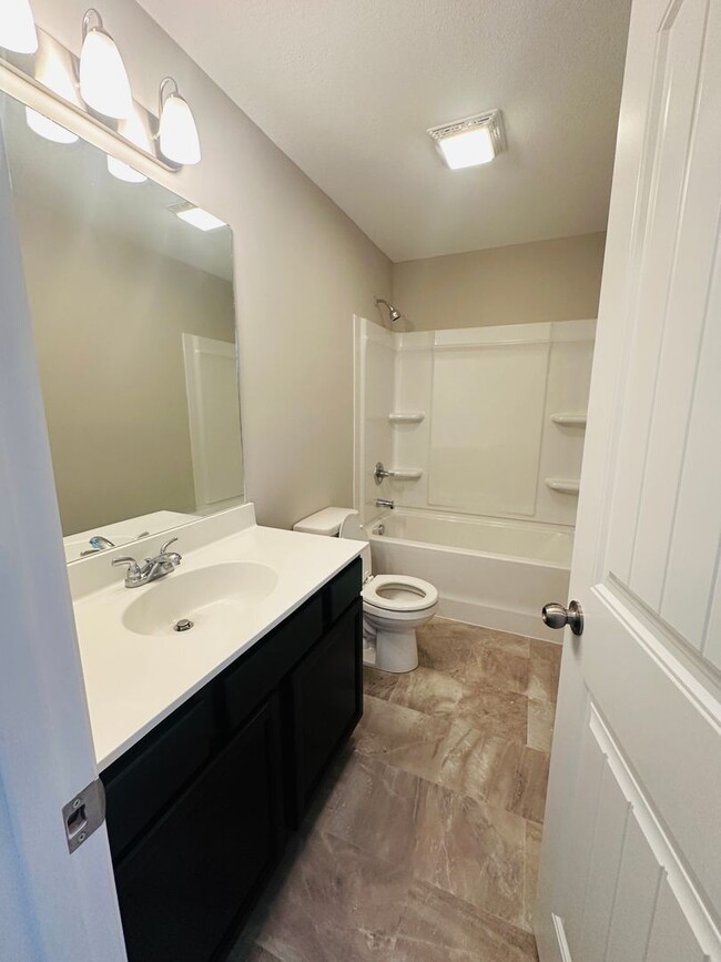 Building Photo - Beautiful Like-New 3 bed/2.5 bath w/ 2-car garage & fenced in backyard available June 24th!