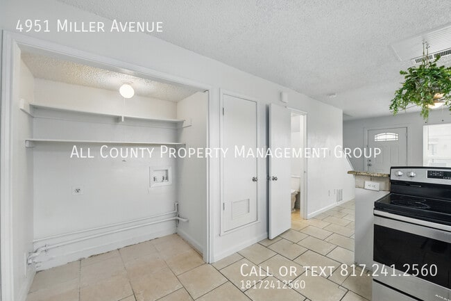 Building Photo - 4951 Miller Ave