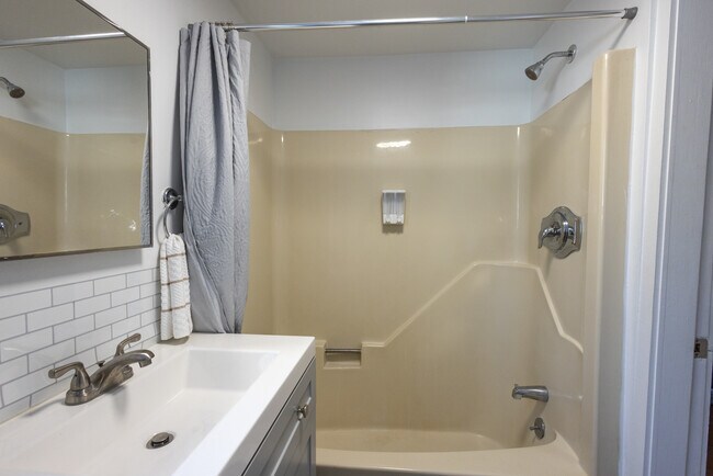 Building Photo - 9 Prospect St