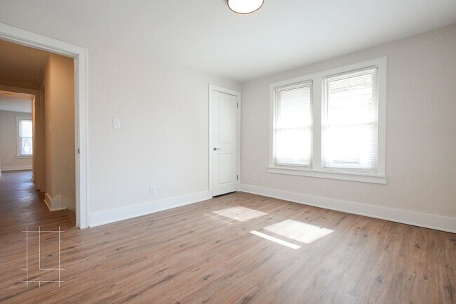 Building Photo - 1257 N 6th St