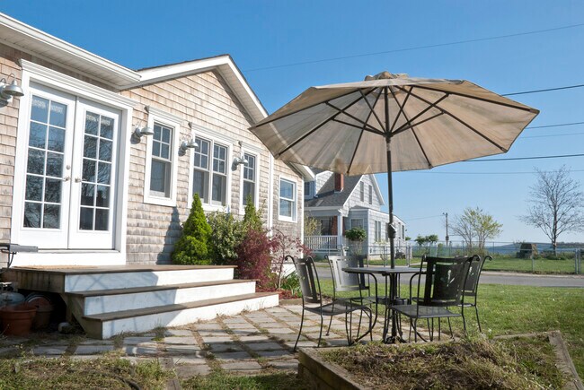 Building Photo - 527 Ocean Grove Ave
