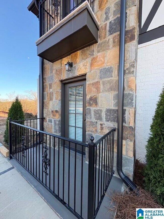 Building Photo - 4421 Lennox Pl