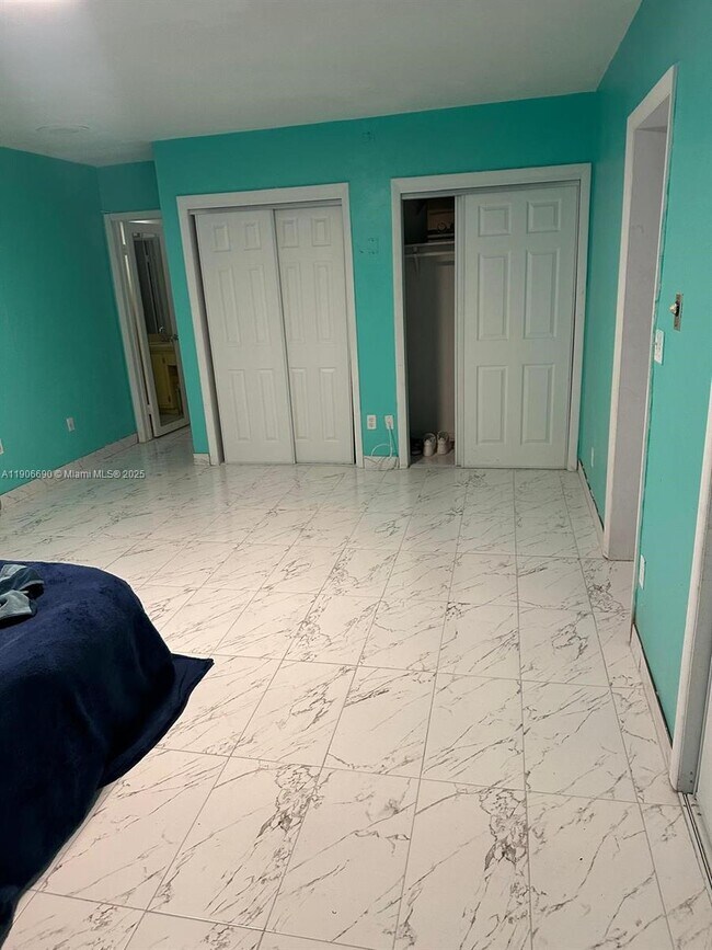 Building Photo - 5360 Fletcher St