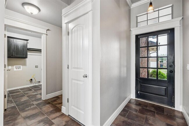 Building Photo - 4925 NW 164th Terrace