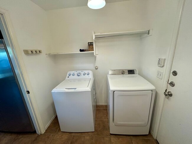 Building Photo - 1305 Sunflower Ln