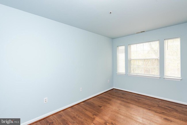 Building Photo - 8352 Montgomery Run Rd