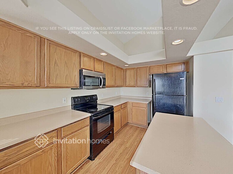 Building Photo - 7755 W Stella Ave