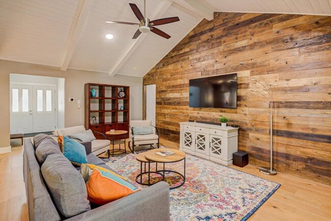 Building Photo - 2713 Bryonhall Dr