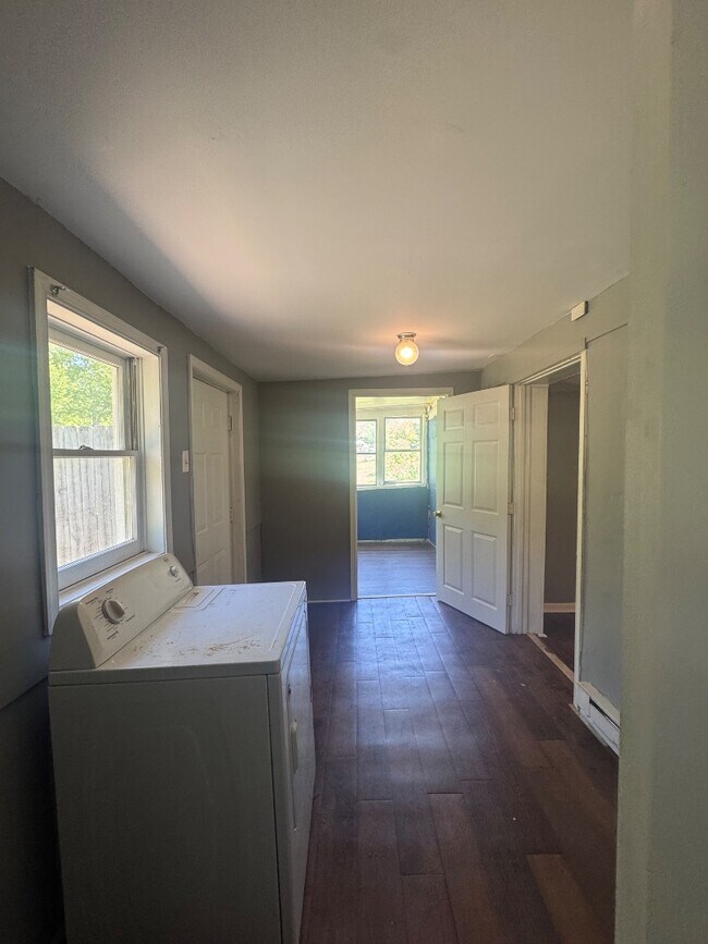 Building Photo - 3209 Swan Pl