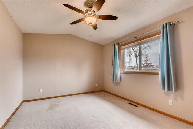 Building Photo - 2831 Carver Park Cir, Woodbury, MN, 55125