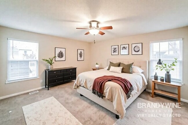 Building Photo - 914 SW Foxtail Dr