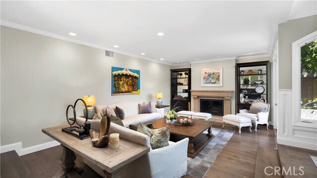 Building Photo - 10 Flintridge
