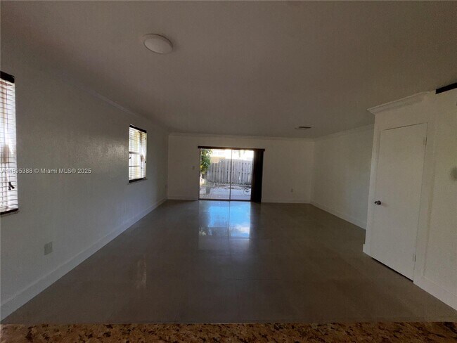 Building Photo - 8405 SW 137th Ave