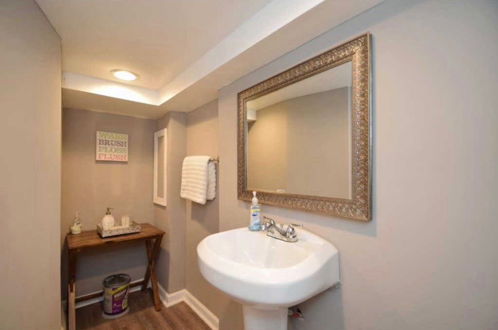 Building Photo - 245 Pensdale St