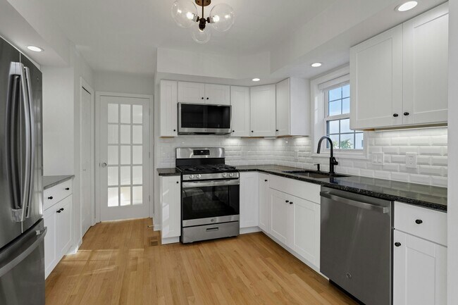 Building Photo - 187 West Ave