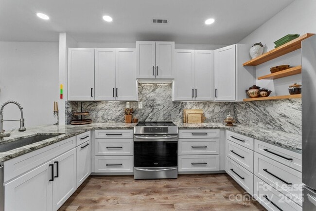 Building Photo - 18823 Cloverstone Cir