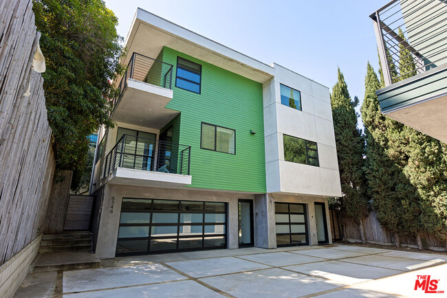 Building Photo - 6348 Primrose Ave