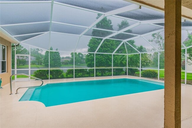 Building Photo - 10559 Greencrest Dr