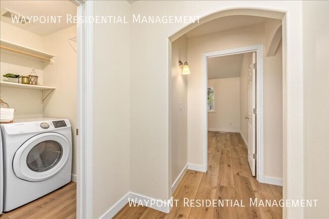 Building Photo - 1095 N Marsh Hawk Pl
