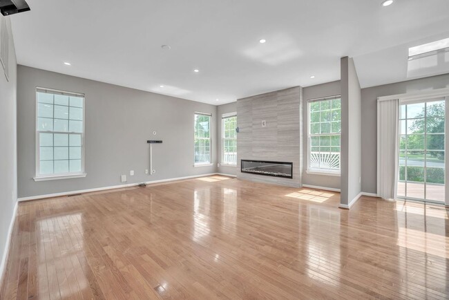Building Photo - 20195 Hidden Creek Ct