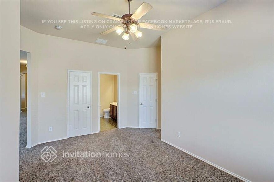 Building Photo - 5000 Blackwood Dr