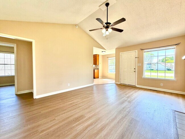 Building Photo - 1215 Marla Dr